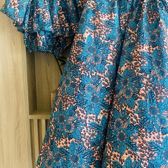 Two piece - top with long full skirt with two pockets. Ankara fabric. - Picture 2 of 3